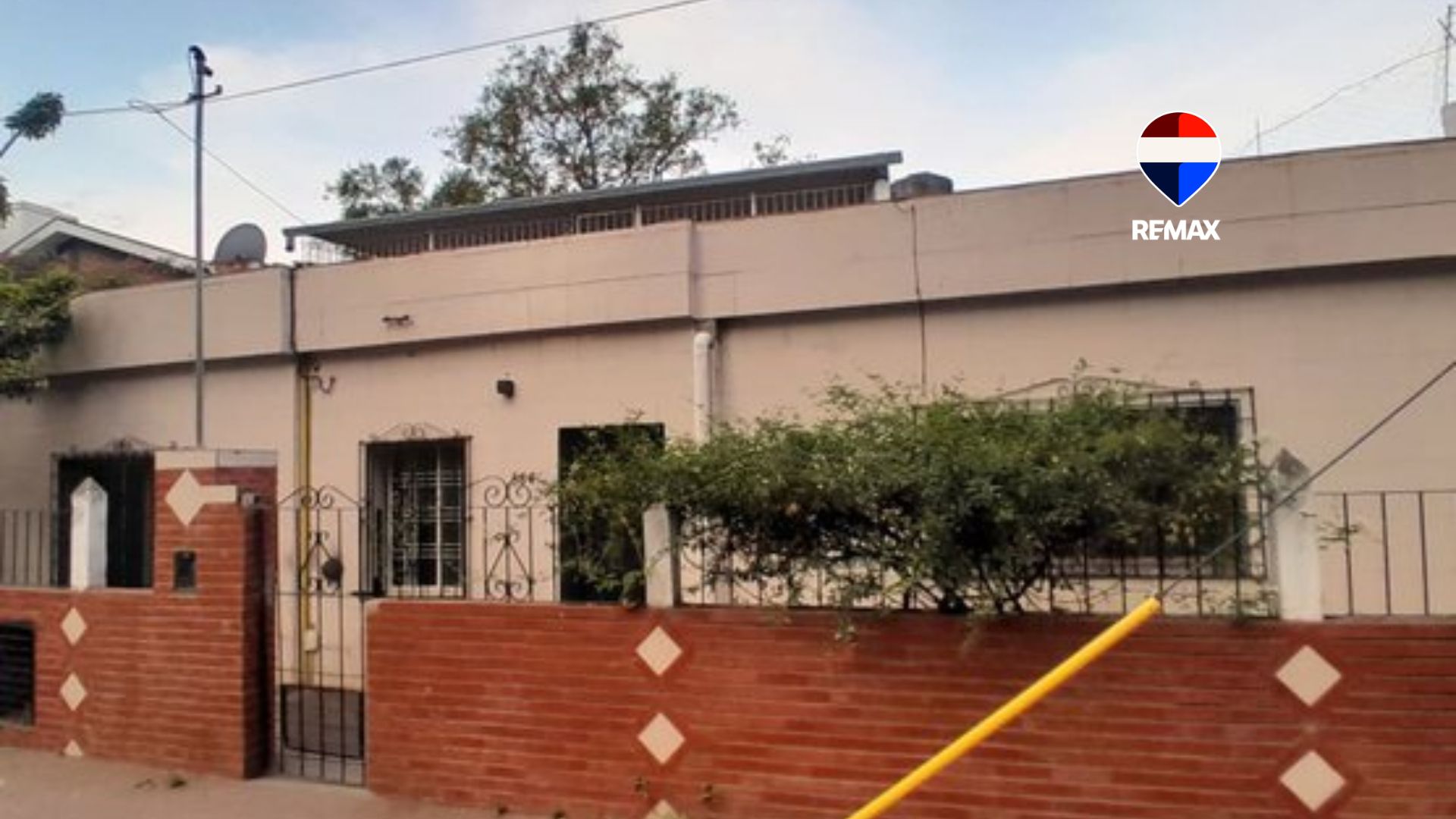 CASA VENTA MACROCENTRO APTA CREDITO 3 DORMITORIOS - foto 1