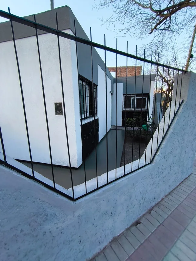 Casa en venta en Guaymallén, foto 2