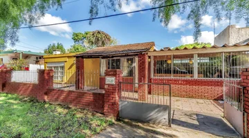 VENTA DE CASA  DOS DORMITORIOS PIRIAPOLIS