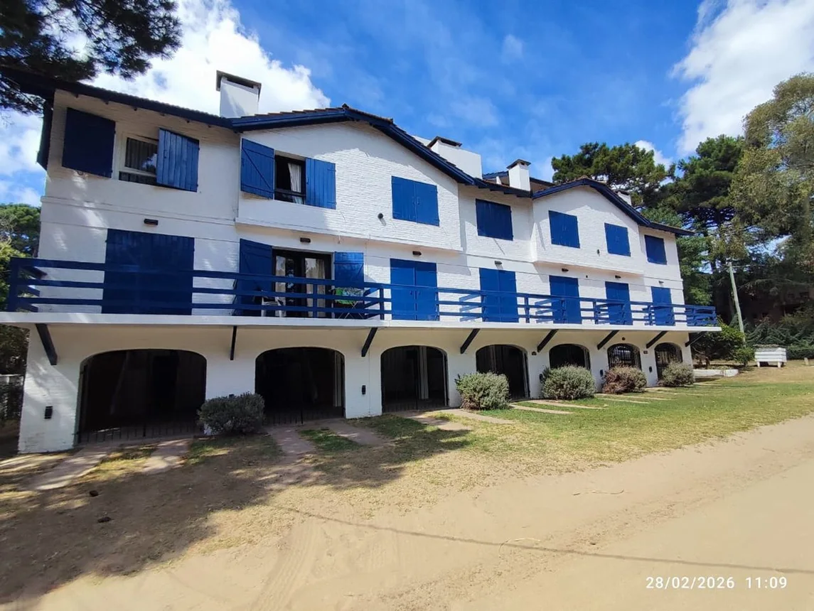 Dúplex de 4 ambientes en venta en Pinamar, Valle Fertil 1400