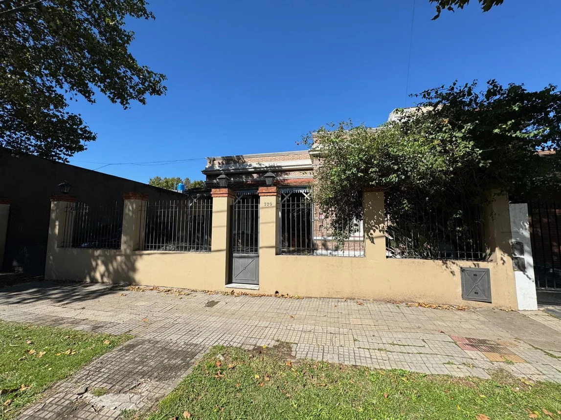 Casa en venta en Temperley, foto 2
