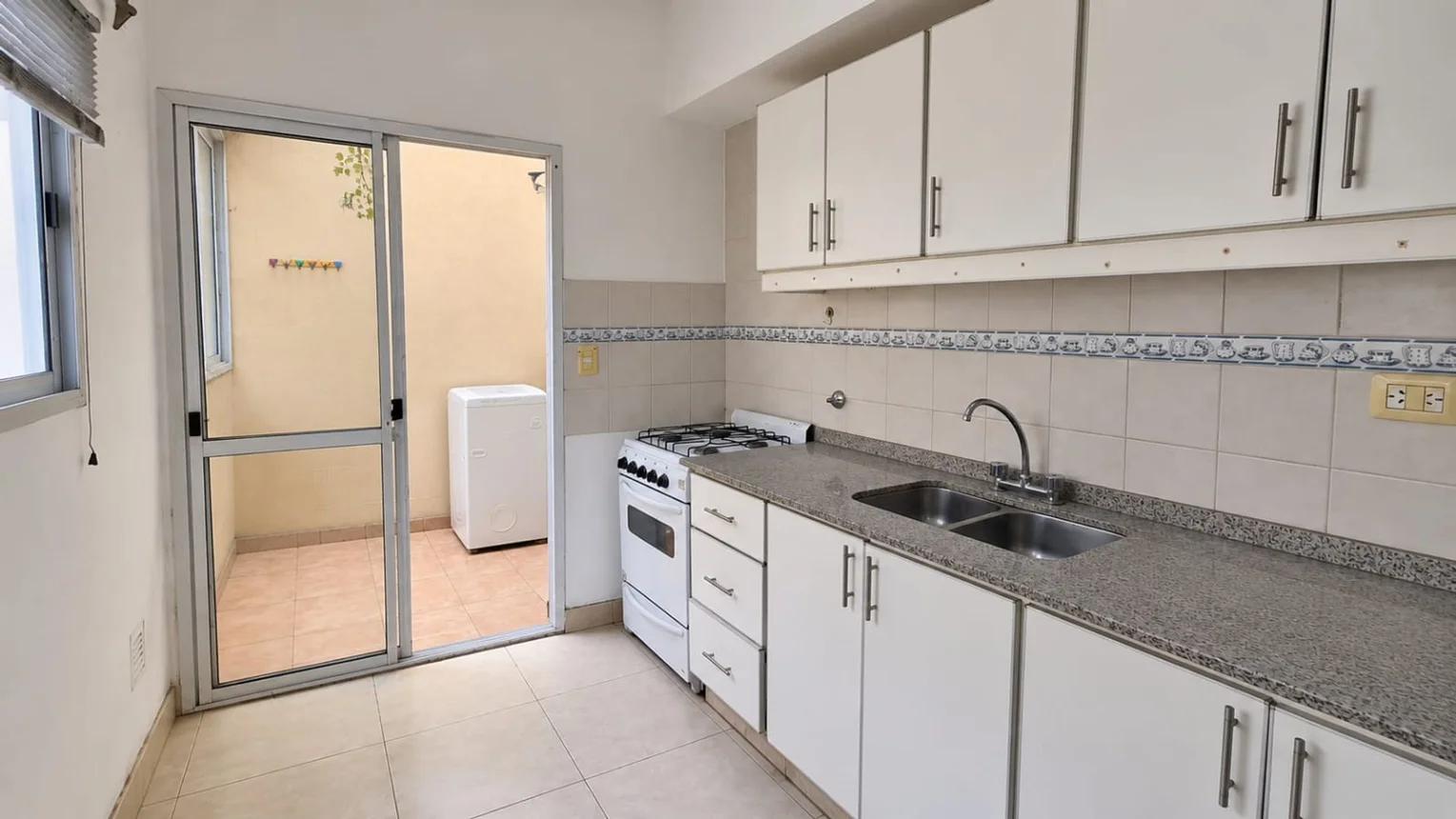 PH de 3 ambientes en venta en Liniers, Martínez de Hoz 7100, foto 3
