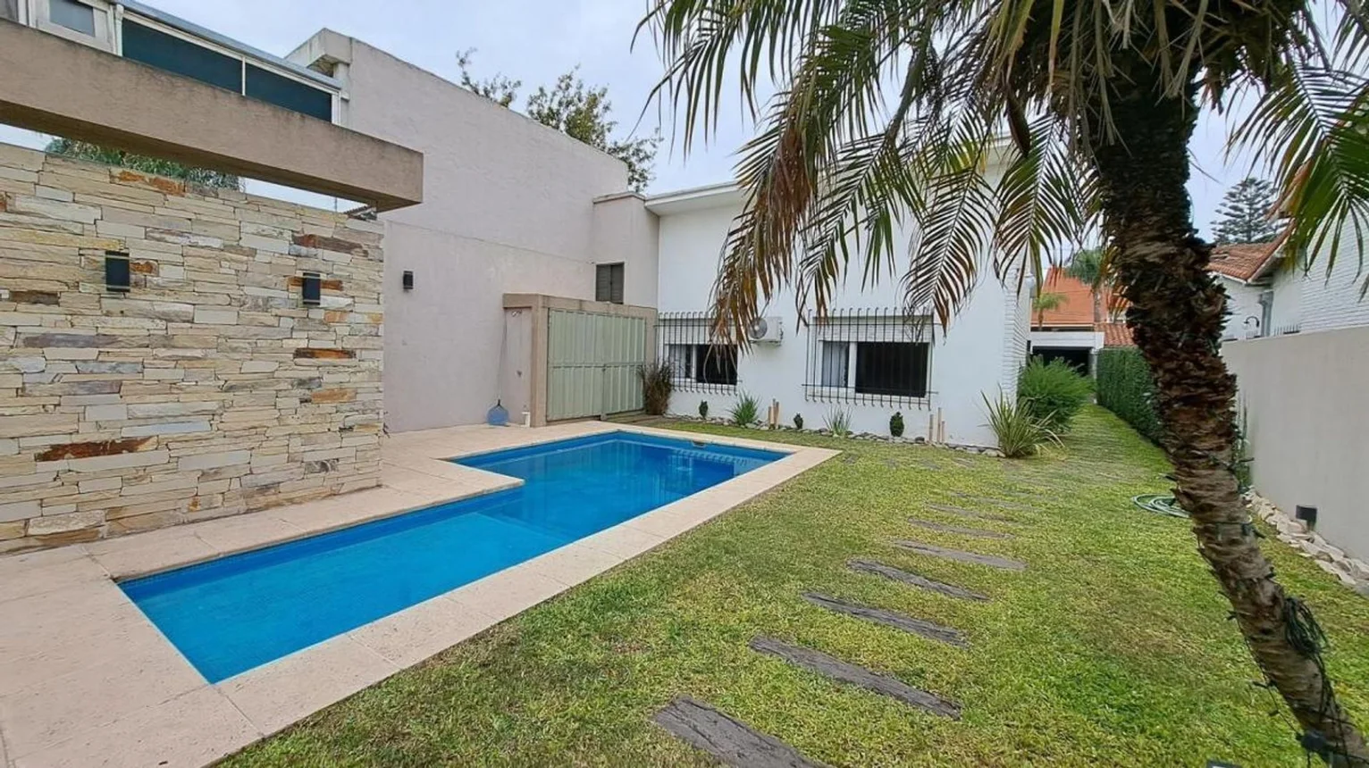 Casa en venta en Castelar, foto 2