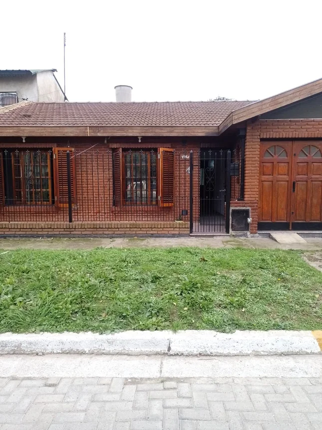 Casa de 3 ambientes en venta en San Antonio de Padua, Caminito 1900