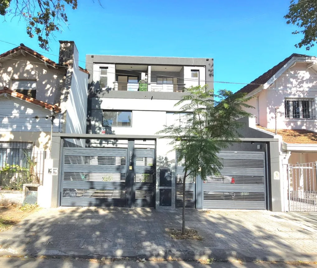 Casa dúplex de 5 ambientes en venta en Olivos, Juan Bautista Alberdi 2000