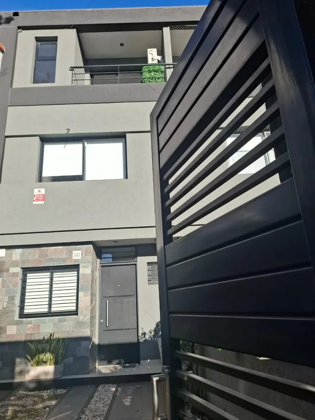 Casa dúplex de 5 ambientes en venta en Olivos, Juan Bautista Alberdi 2000, foto 2