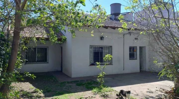 CASA 2 AMB RETASADA en MARTINEZ CREDITO