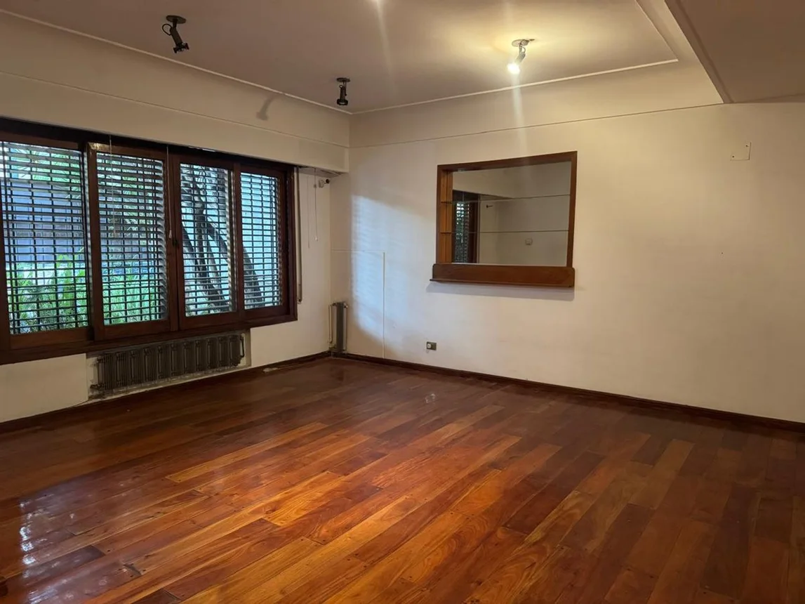Casa tríplex en venta en Villa Devoto