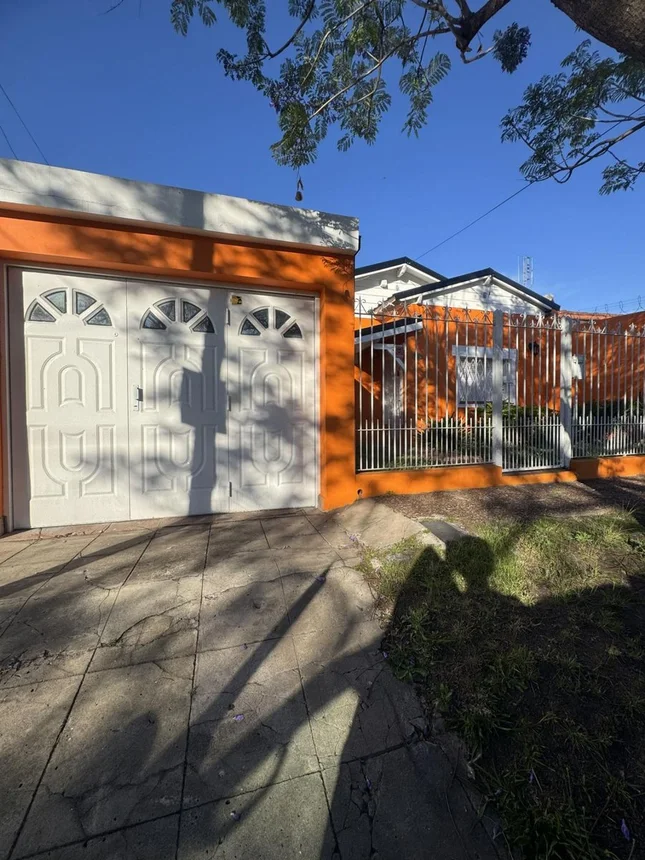 Casa de 3 ambientes en venta en Ituzaingó, Zárate 2100