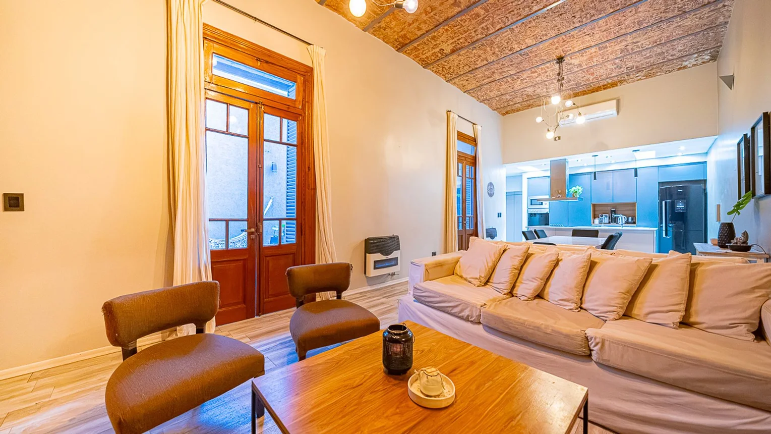 Casa dúplex de 7 ambientes en venta en Monte Castro, Cervantes 1200, foto 3
