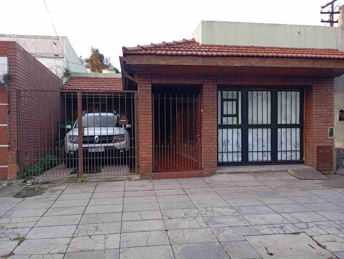 Casa en venta en Valentín Alsina, foto 3