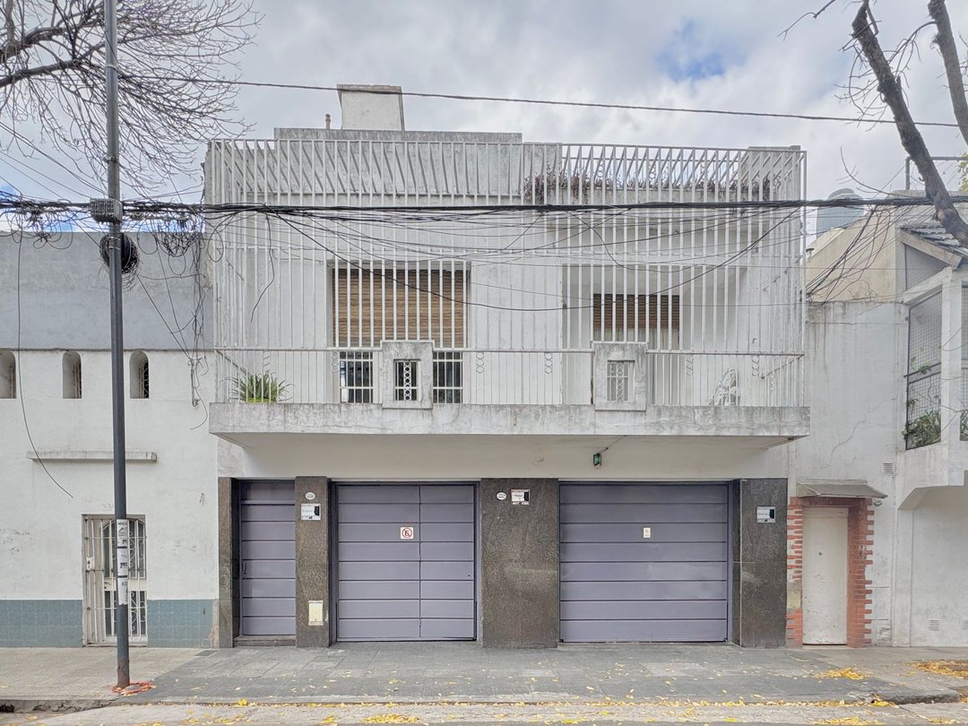 VENTA DEPÓSITO CON VIVIENDA 4 AMBIENTES EN ALMAGRO