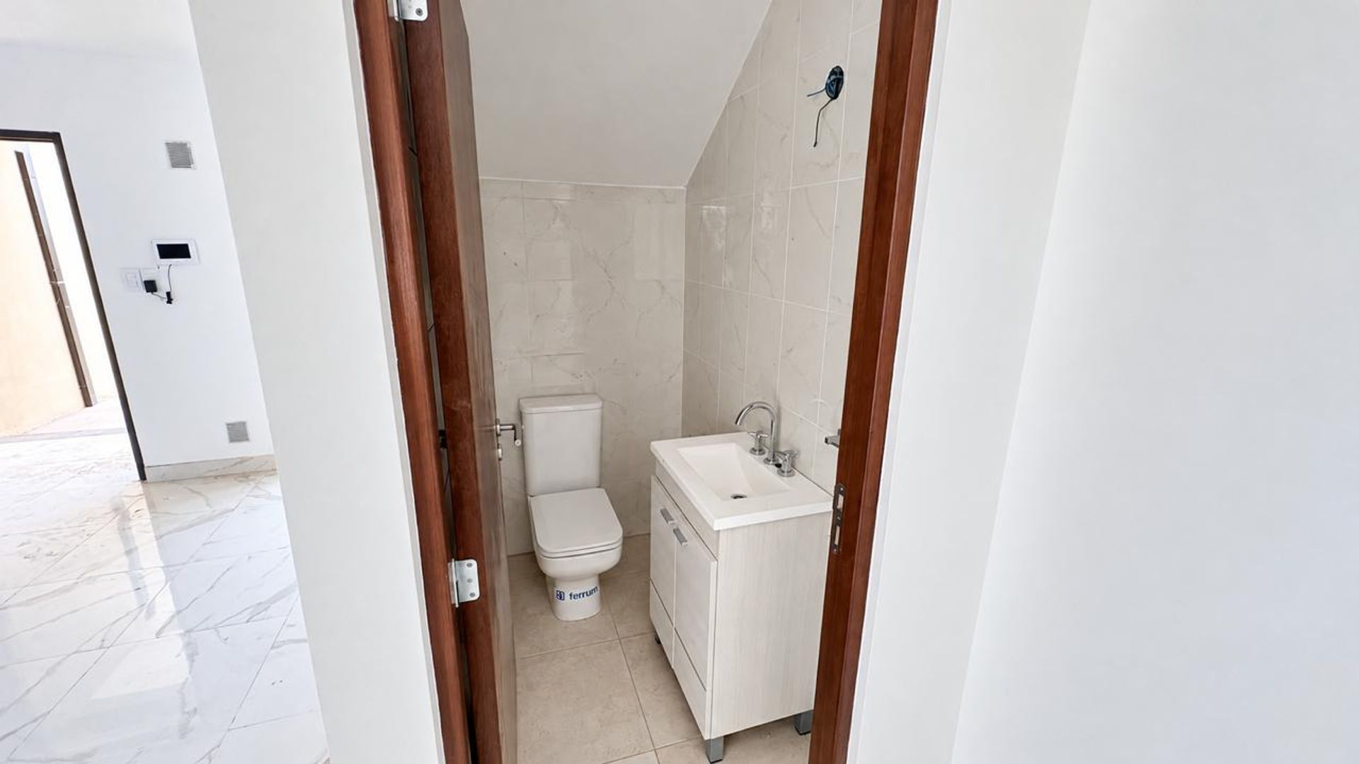 VENTA CASA C/PILETA APTA CREDITO Y COCHERA 2 DORM - foto 6