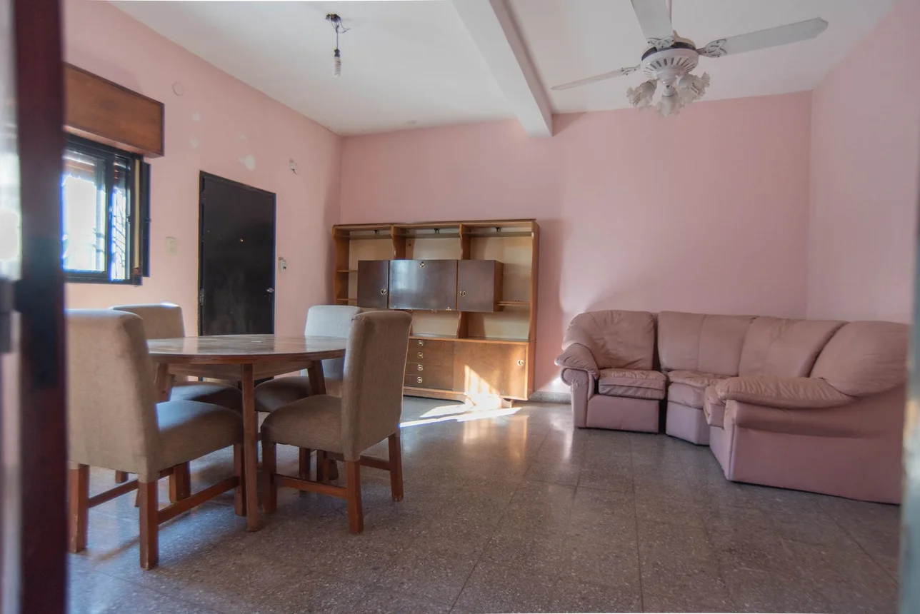 Casa en venta en Castelar, foto 2