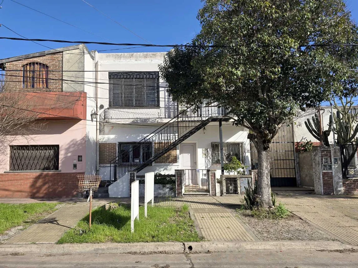 PH de 3 ambientes en venta en Castelar, Espronceda 1200