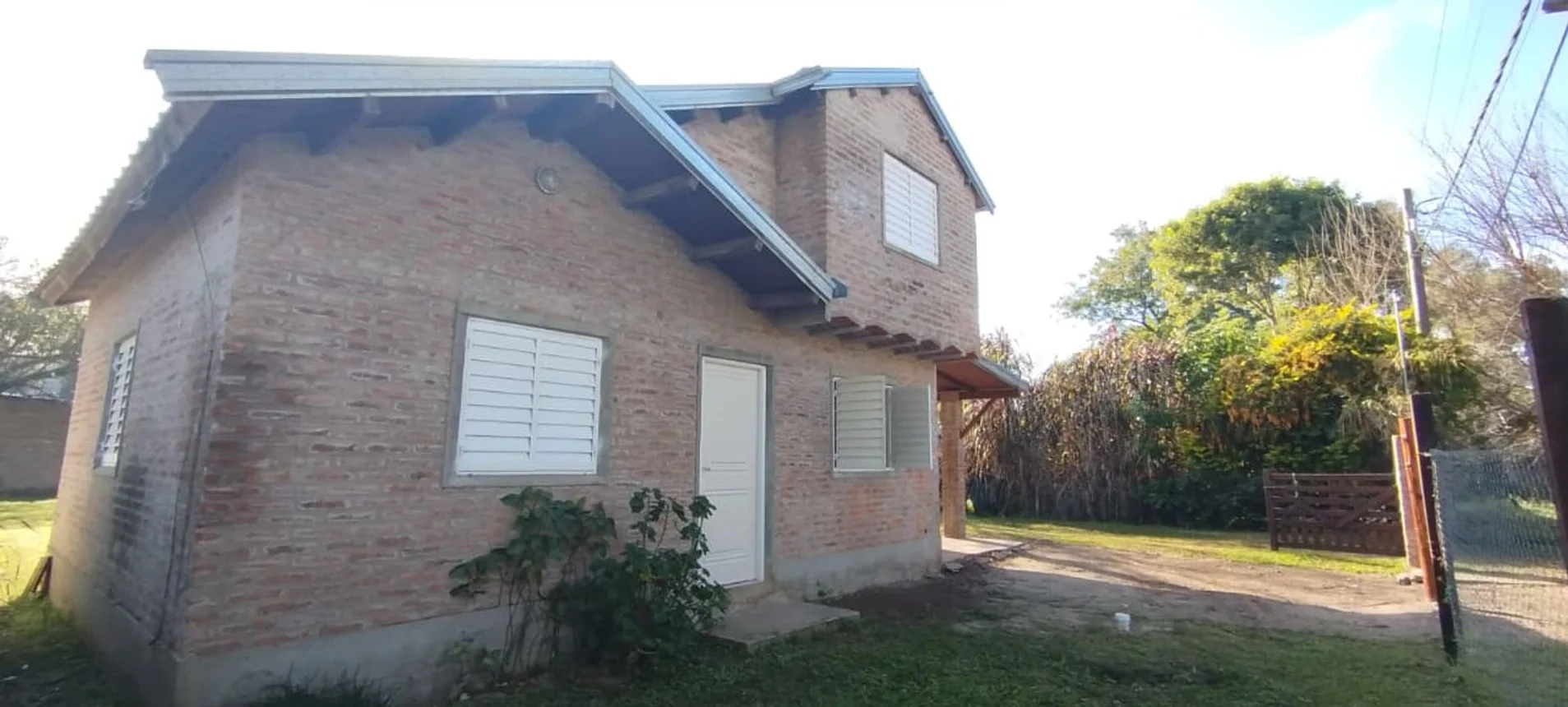 Casa con pileta y gran patio en arroyo leyes, foto 3