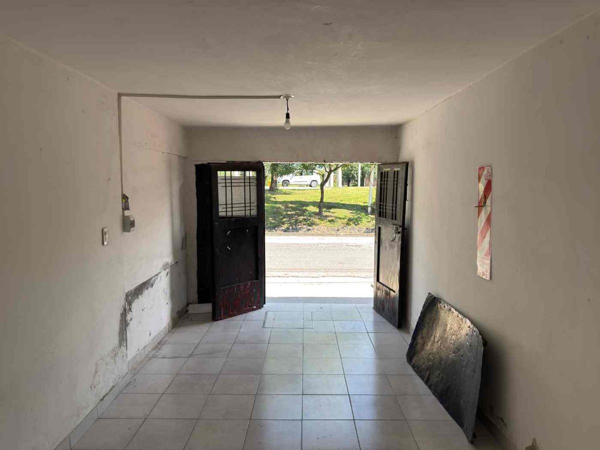 ALQUILER LOCAL COMERCIAL BARRIO SANTA LUCIA 25 M2 - foto 6