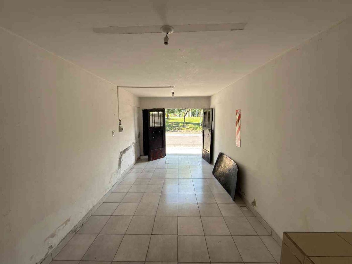 ALQUILER LOCAL COMERCIAL BARRIO SANTA LUCIA 25 M2 - foto 3