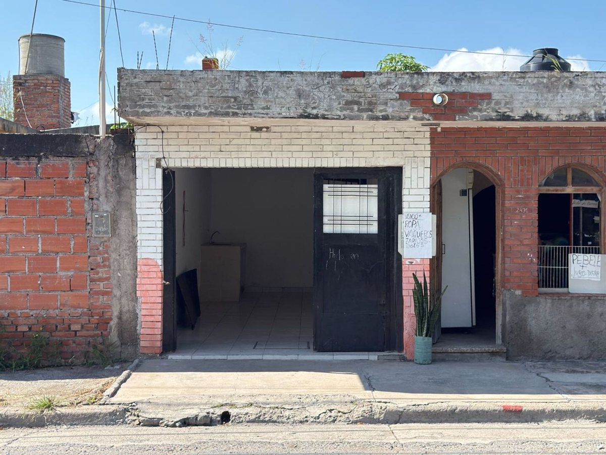 ALQUILER LOCAL COMERCIAL BARRIO SANTA LUCIA 25 M2 - foto 8