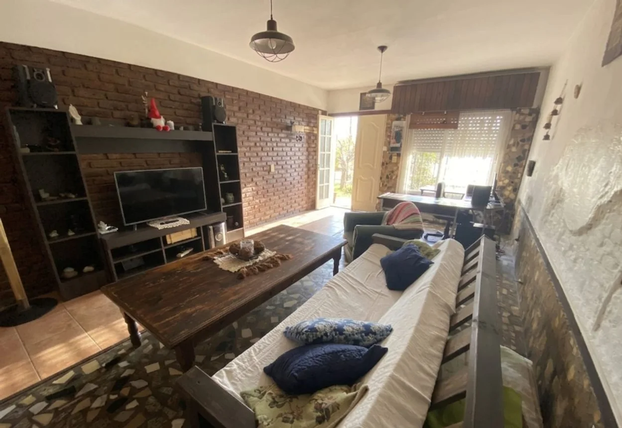 Casa dúplex de 4 ambientes en venta en Caseros, Andrés Ferreyra 2800, foto 2