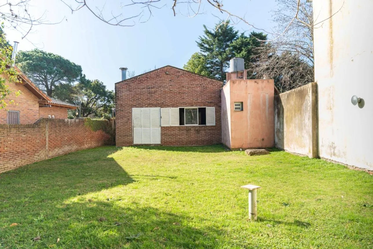 Casa tipo quincho venta gonnet, foto 3