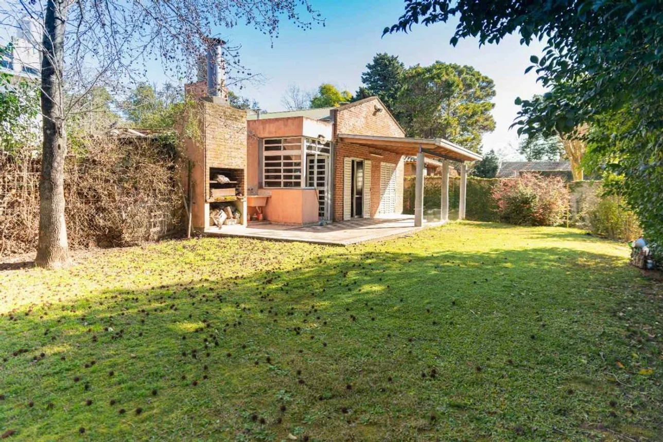 Casa tipo quincho venta gonnet, foto 2