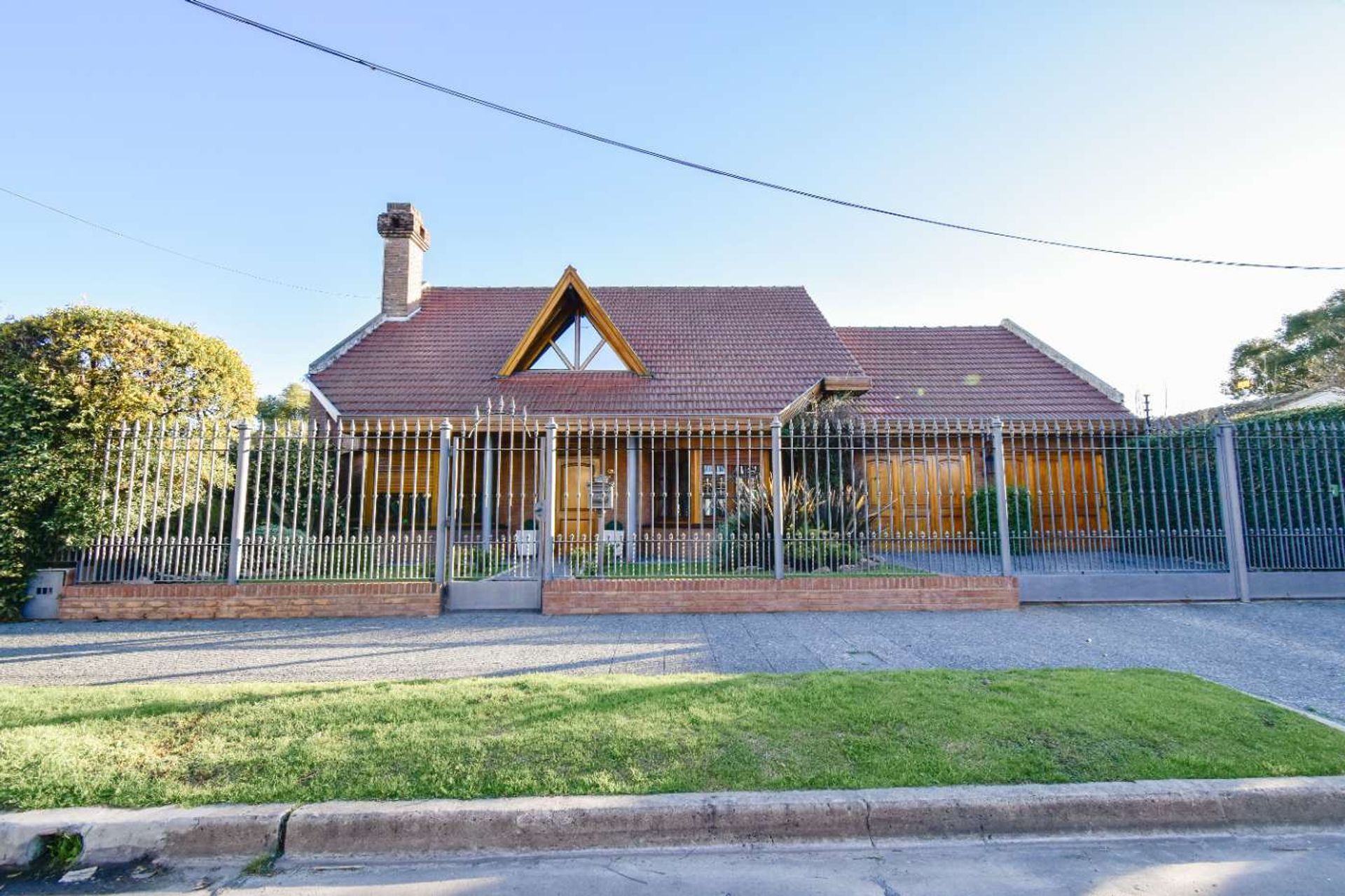 Foto 2 — VENTA DE CASA EN MONTE GRANDE