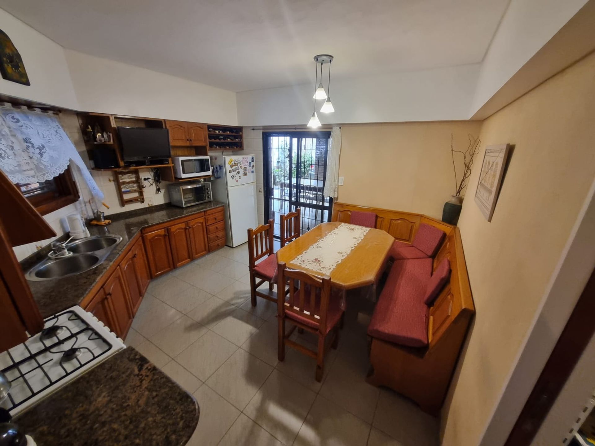 Foto 5 — VENTA CASA 4 AMB CON QUINCHO Y PATIO
