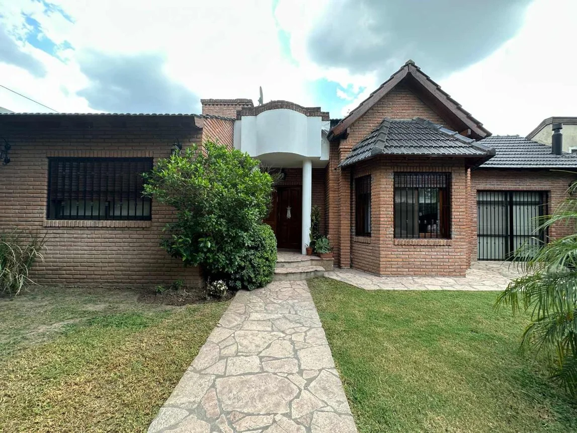 Casa en venta en Moreno