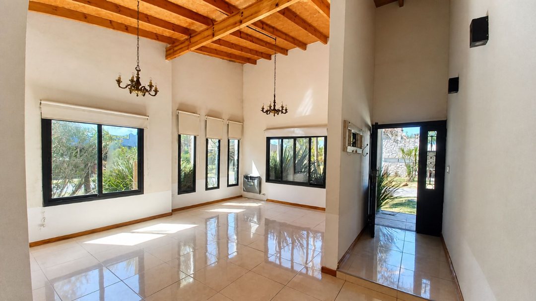 CASA 4 AMBIENTES EN ALQUILER PILETA SAN VICENTE