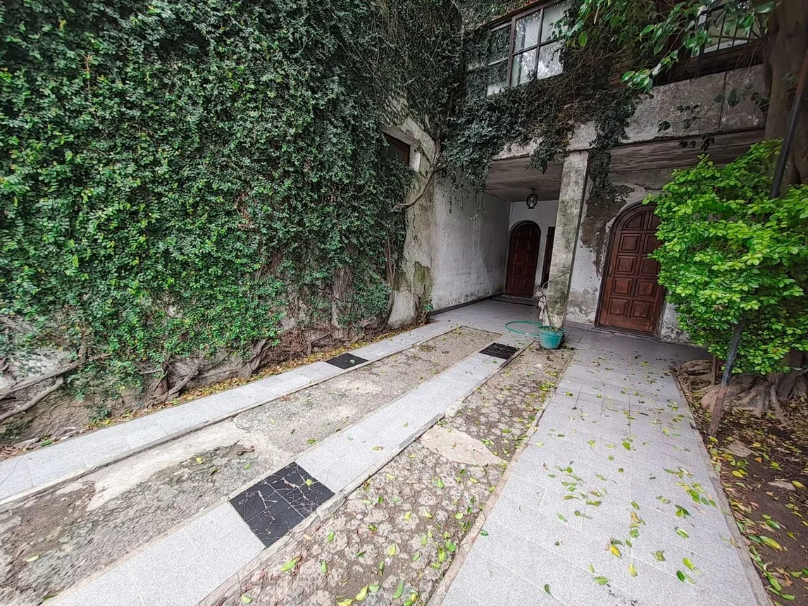 Casa de 8 ambientes en venta en Lomas del Mirador, Roque Sáenz Peña 3000, foto 3