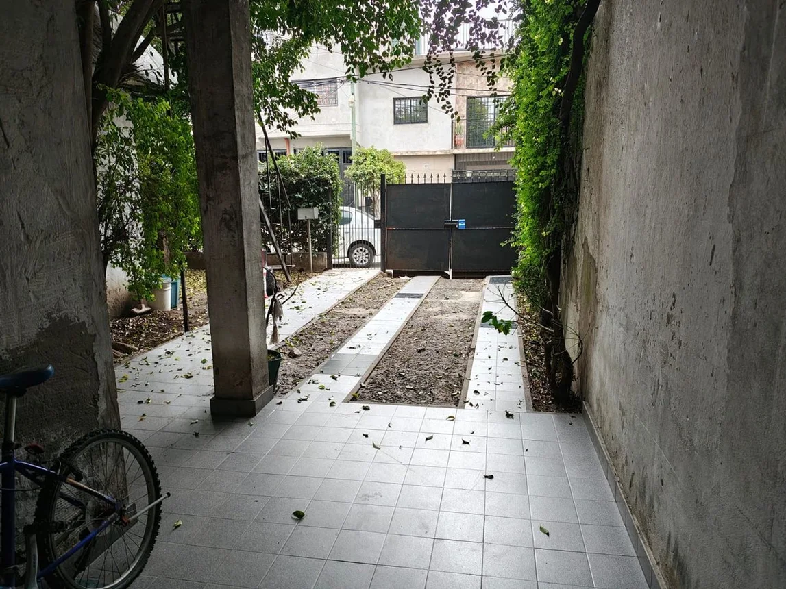 Casa de 8 ambientes en venta en Lomas del Mirador, Roque Sáenz Peña 3000, foto 2