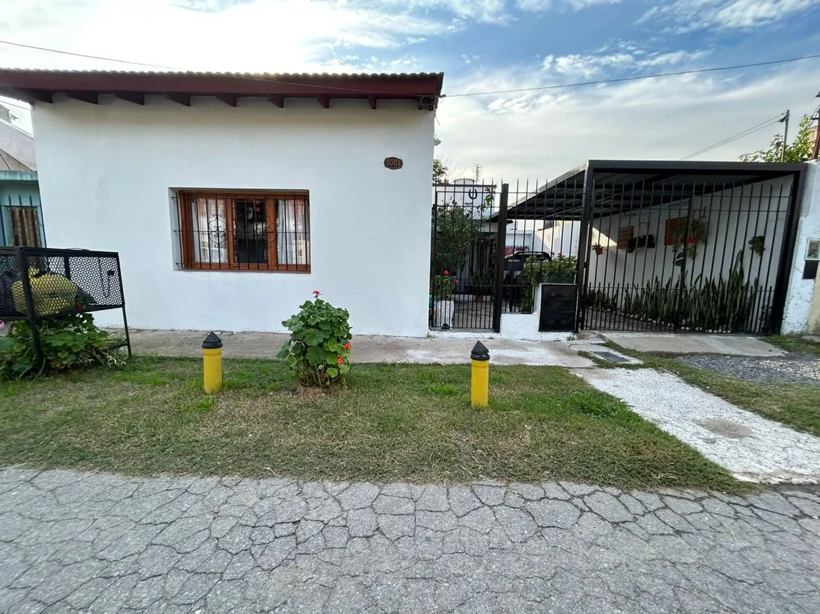 Casa en venta en Llavallol, Luis Davila 1000