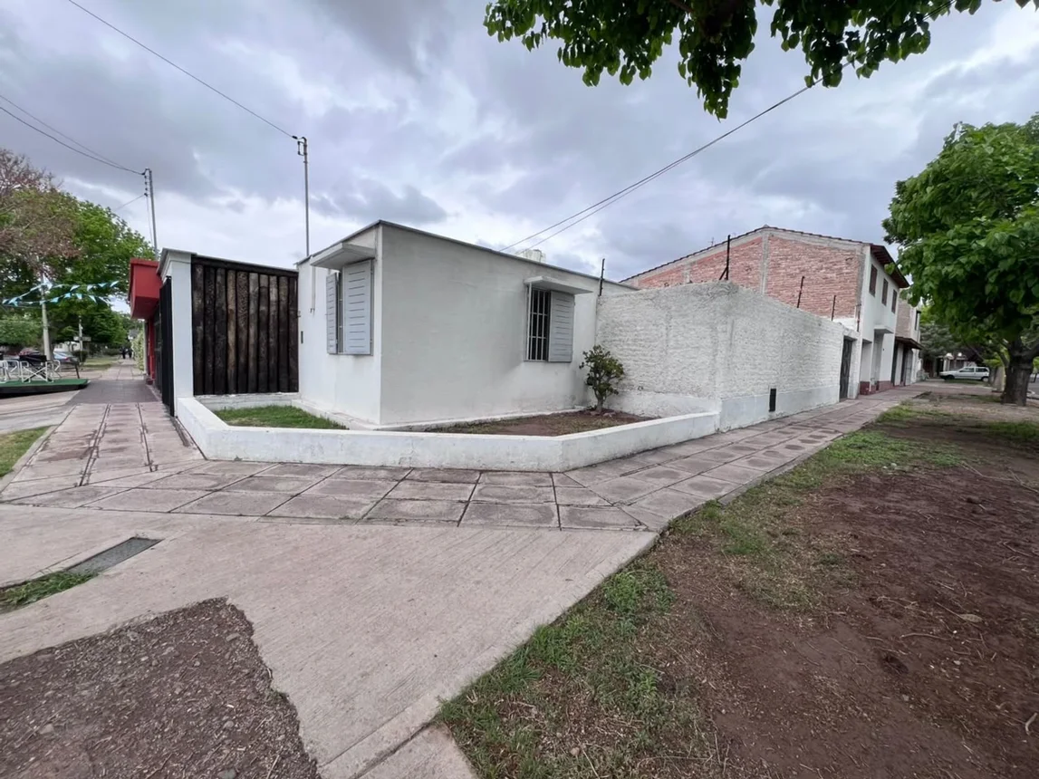 Casa de 5 ambientes en venta en Godoy Cruz, Las Azucenas 800, foto 4