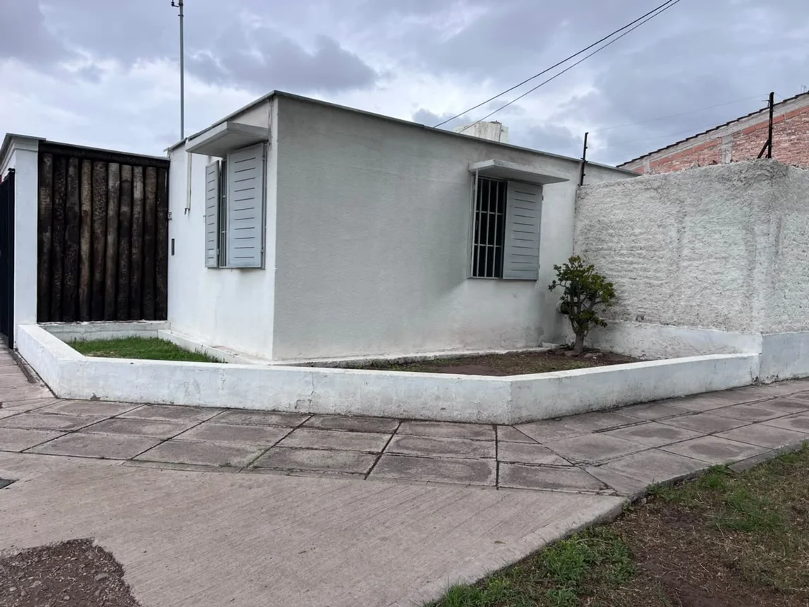 Casa de 5 ambientes en venta en Godoy Cruz, Las Azucenas 800, foto 2
