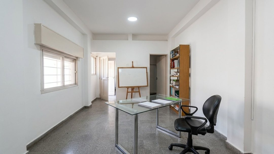 Venta Casa + Oficina + Cochera La Tablada