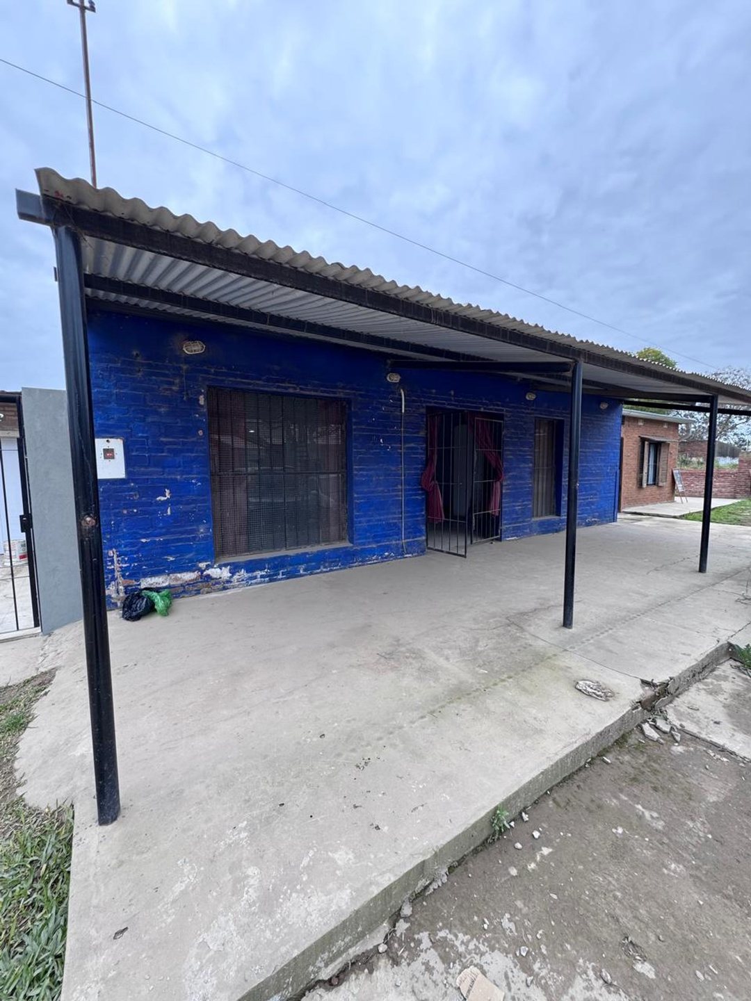 GRAN SALON COMERCIAL EN VENTA - SANTO TOME