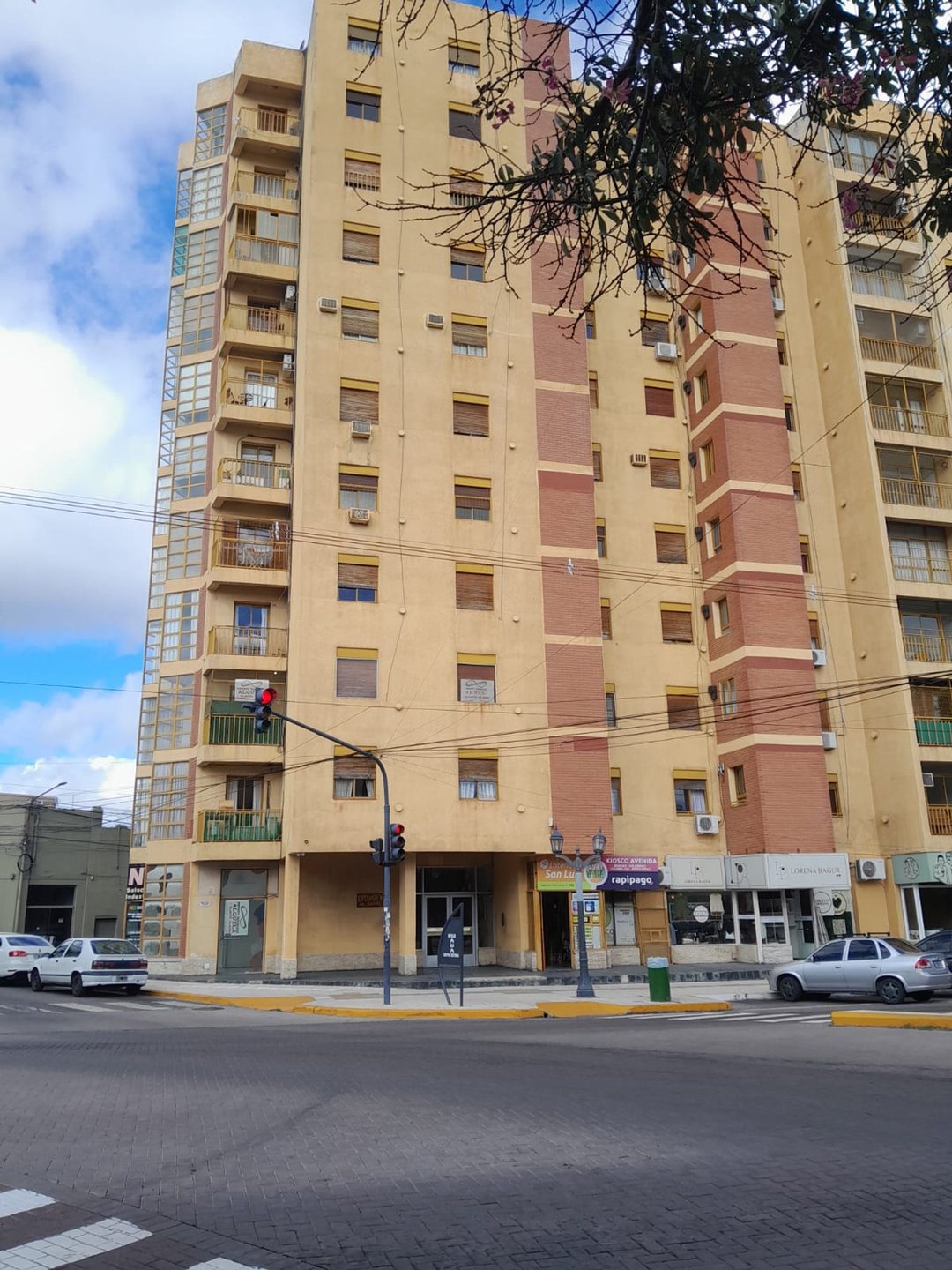 Departamento de 4 Ambientes en edificio Esperanza