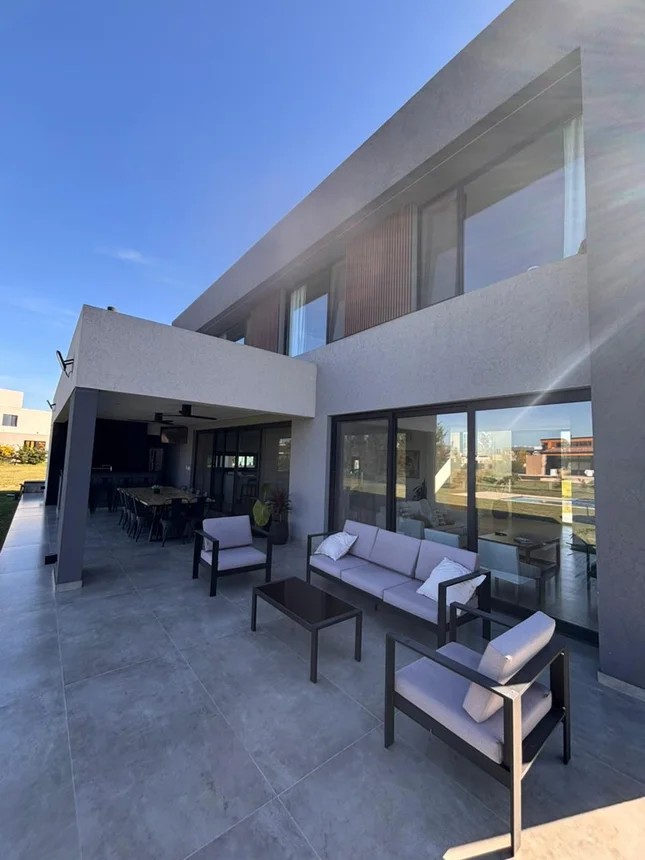 Casa de 6 ambientes en venta en General Rodríguez, Avenida Gaona 600, foto 2