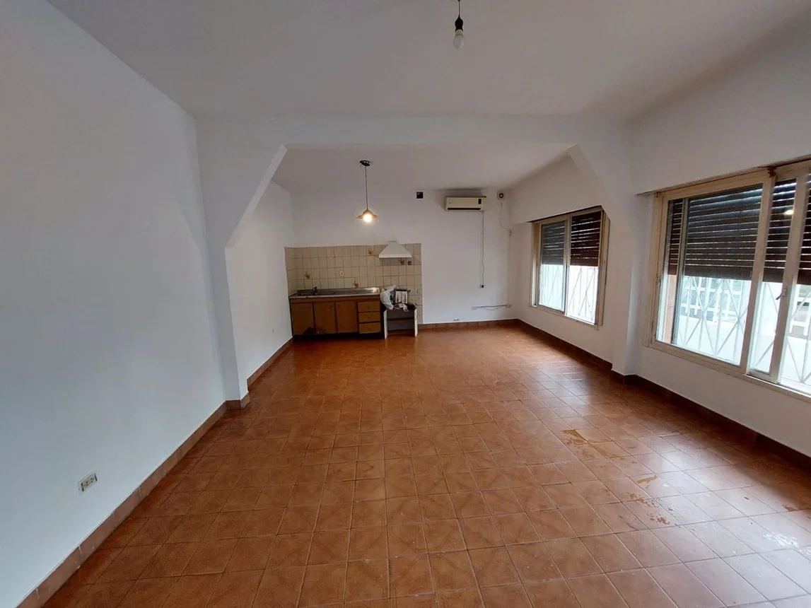 Casa de 5 ambientes en venta en Hurlingham, Alejandro Malaspina 1100, foto 2