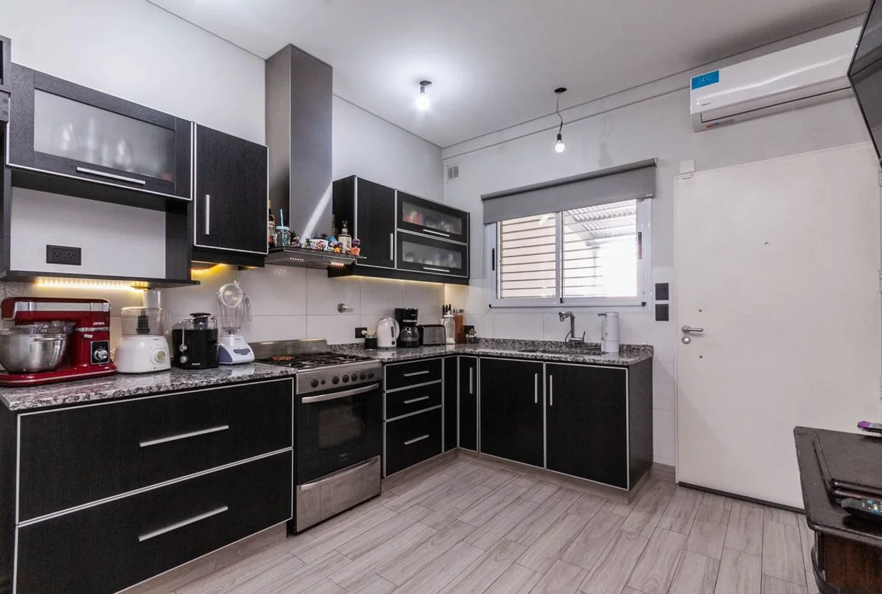 Casa de 3 ambientes en venta en Temperley, Don Bosco 1200, foto 3
