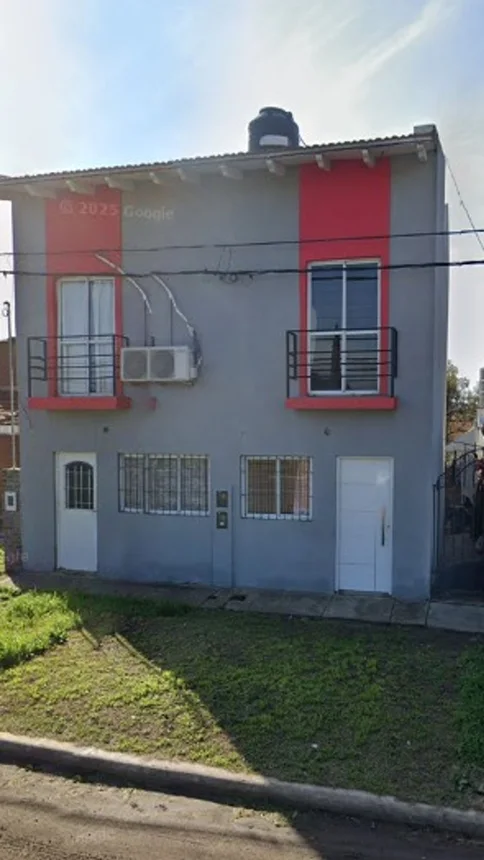 Casa dúplex de 4 ambientes en venta en Paraná, Calle Crisólogo Larralde 1100, foto 2