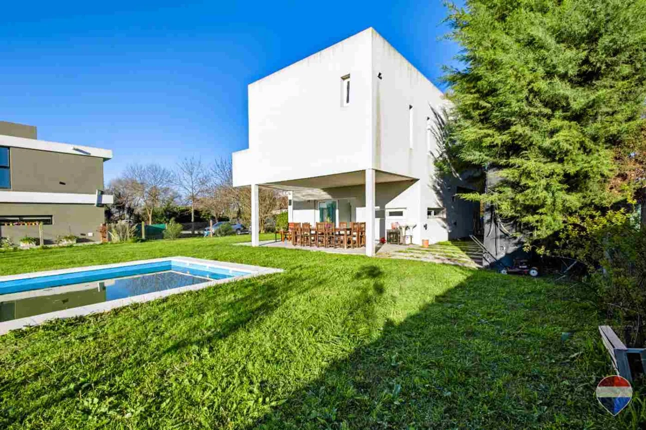 Casa en venta en La Plata, foto 2
