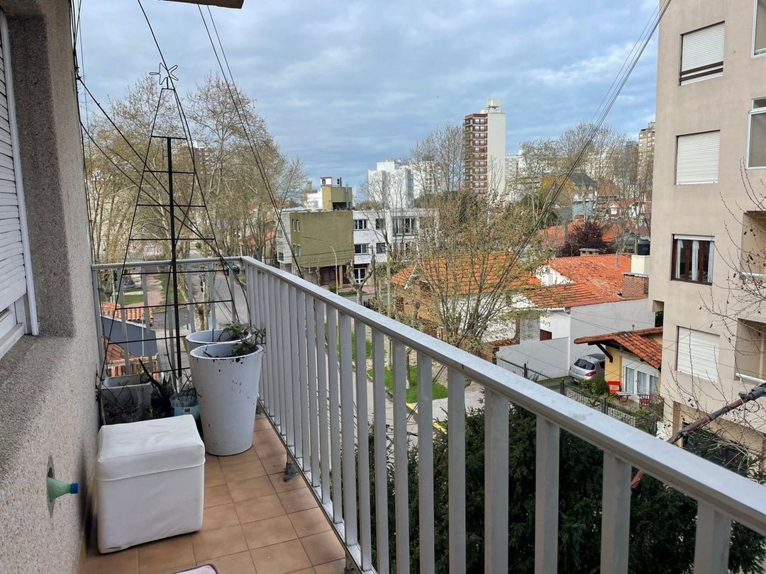 VENTA DEPTO. 4 AMBIENTES CON COCHERA-MIRAMAR