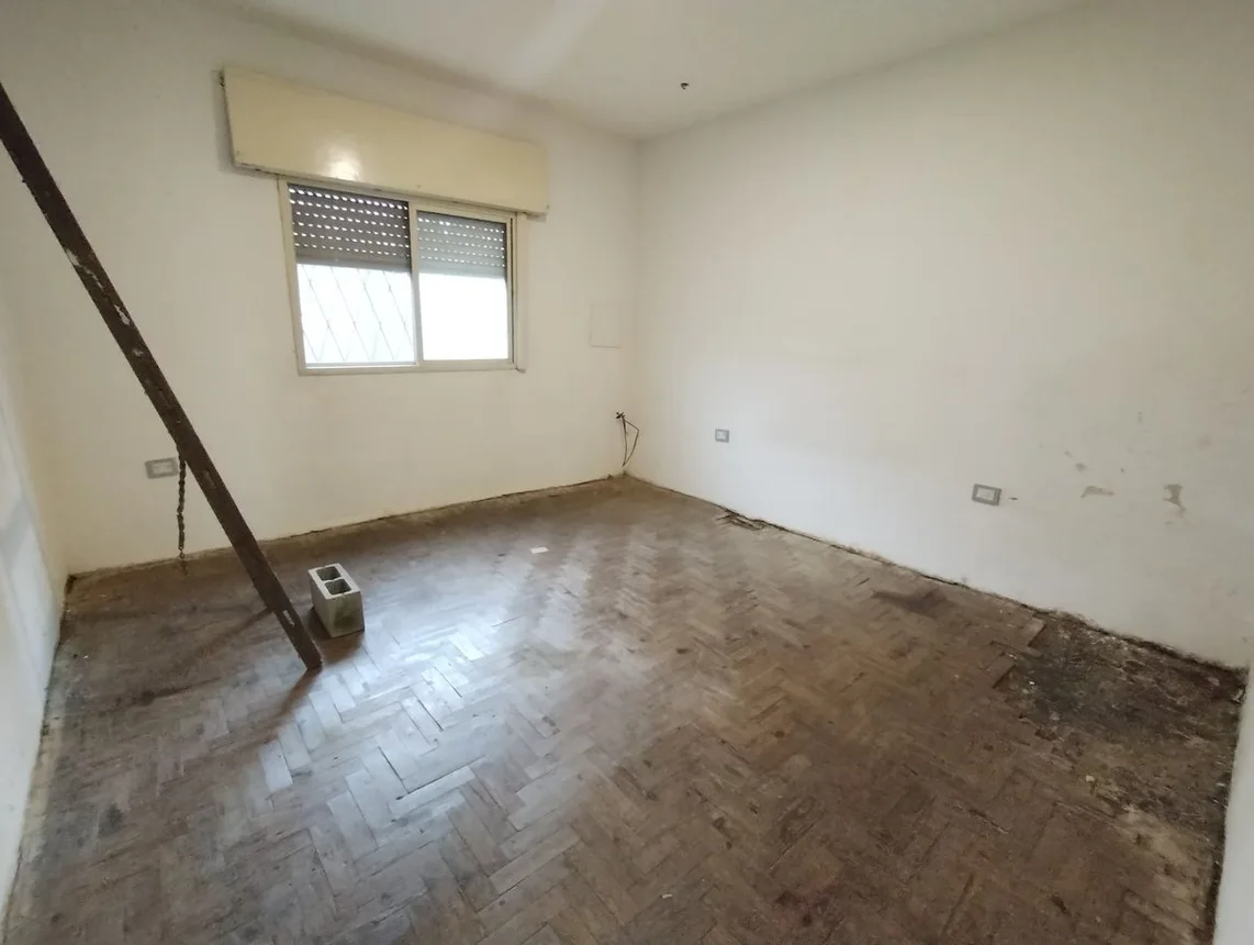 Casa de 4 ambientes en venta en San Fernando, Urcola 1000