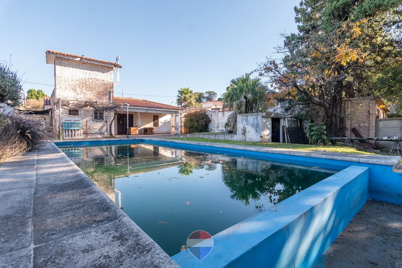 Casa de 6 ambientes en venta en Córdoba, Santa Ana 3800