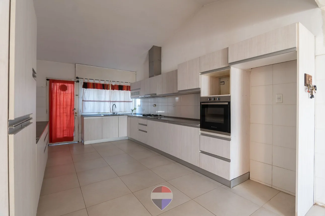Casa de 6 ambientes en venta en Córdoba, Santa Ana 3800, foto 5