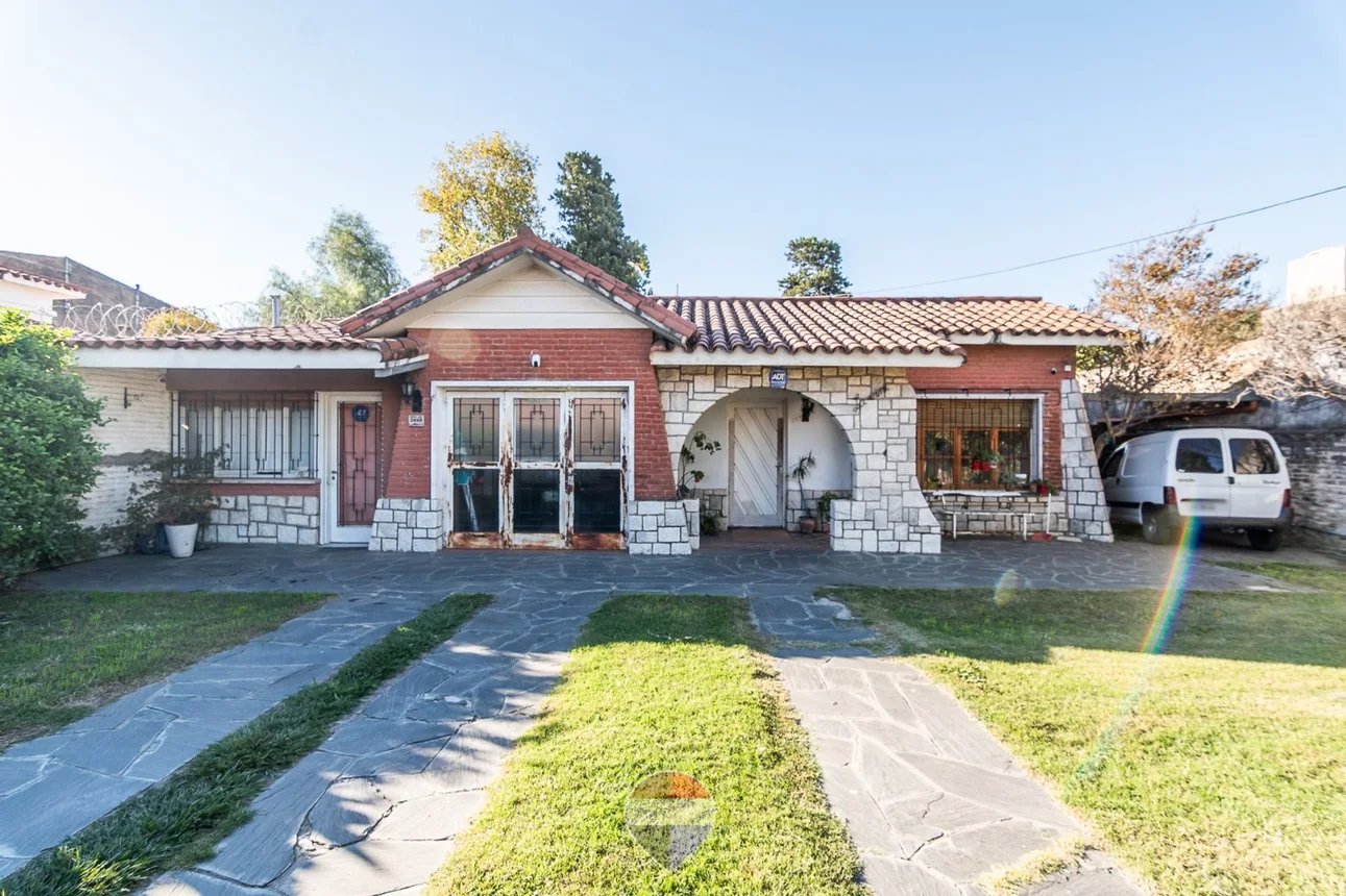 Casa de 6 ambientes en venta en Córdoba, Santa Ana 3800, foto 2