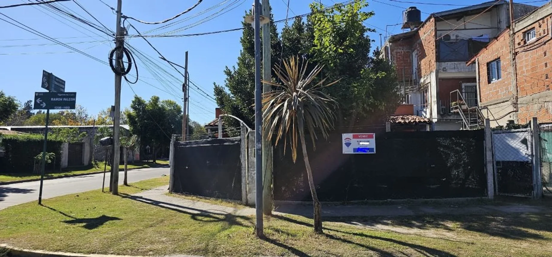 Casa en venta en Benavídez, Ramon Falcon 100