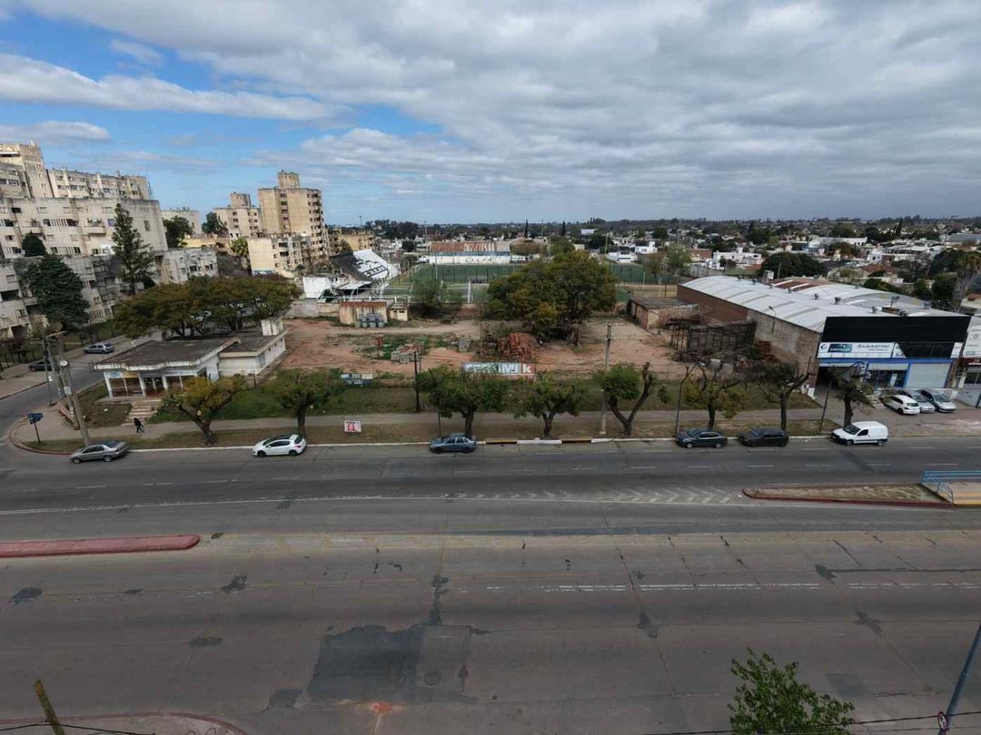 LOTE DE 3687 M2 EN VENTA AV. SABATTINI AL 3000.